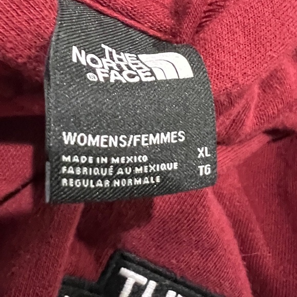 Women's The North Face Maroon Stitched Hoodie Pullover Sweatshirt - Picture 4 of 4